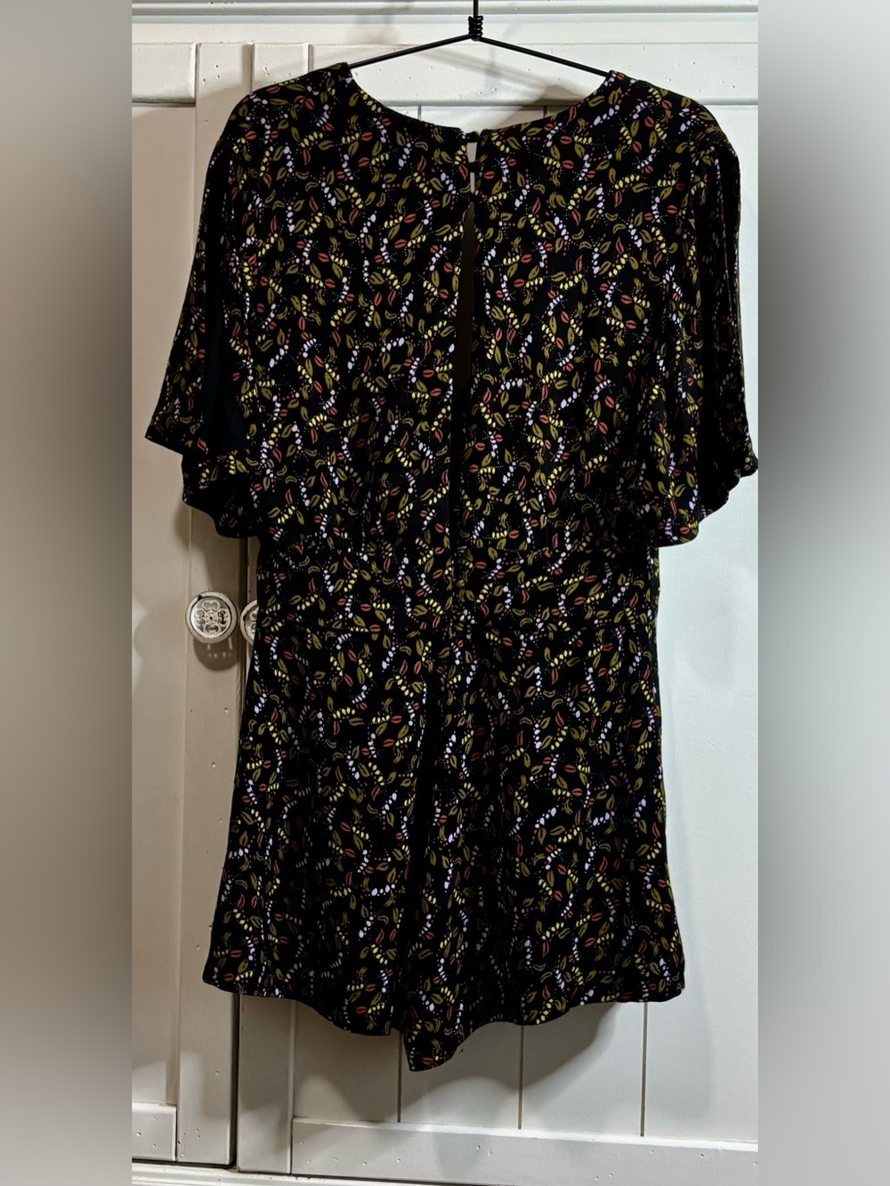 Free People Meet Virginia Floral Romper Black Boho Flutter Sleeve Size 4 NWOT - Picture 6 of 15